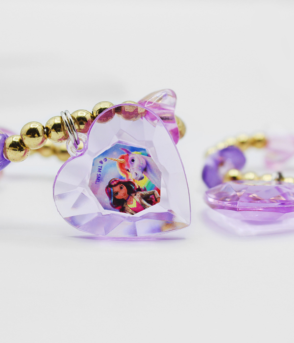 SET DI GIOIELLI UNICORN ACADEMY: 1 BRACCIALE, 1 CATENA, 2 ANELLI