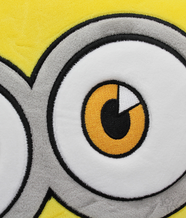 MINIONS 3 RUNDES PLÜSCHKISSEN BESTICKT AUF VOR-UND RÜCKSEITE