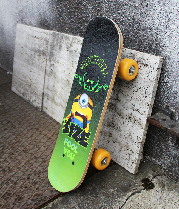 MINIONS 3 MINI SKATEBOARD AUS HOLZ 43X12X8 CM