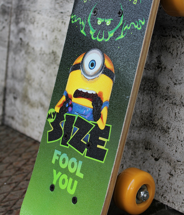 MINIONS 3 MINI SKATEBOARD AUS HOLZ 43X12X8 CM